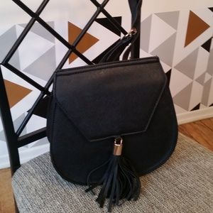 NWoT Black crossbody bag with tassel